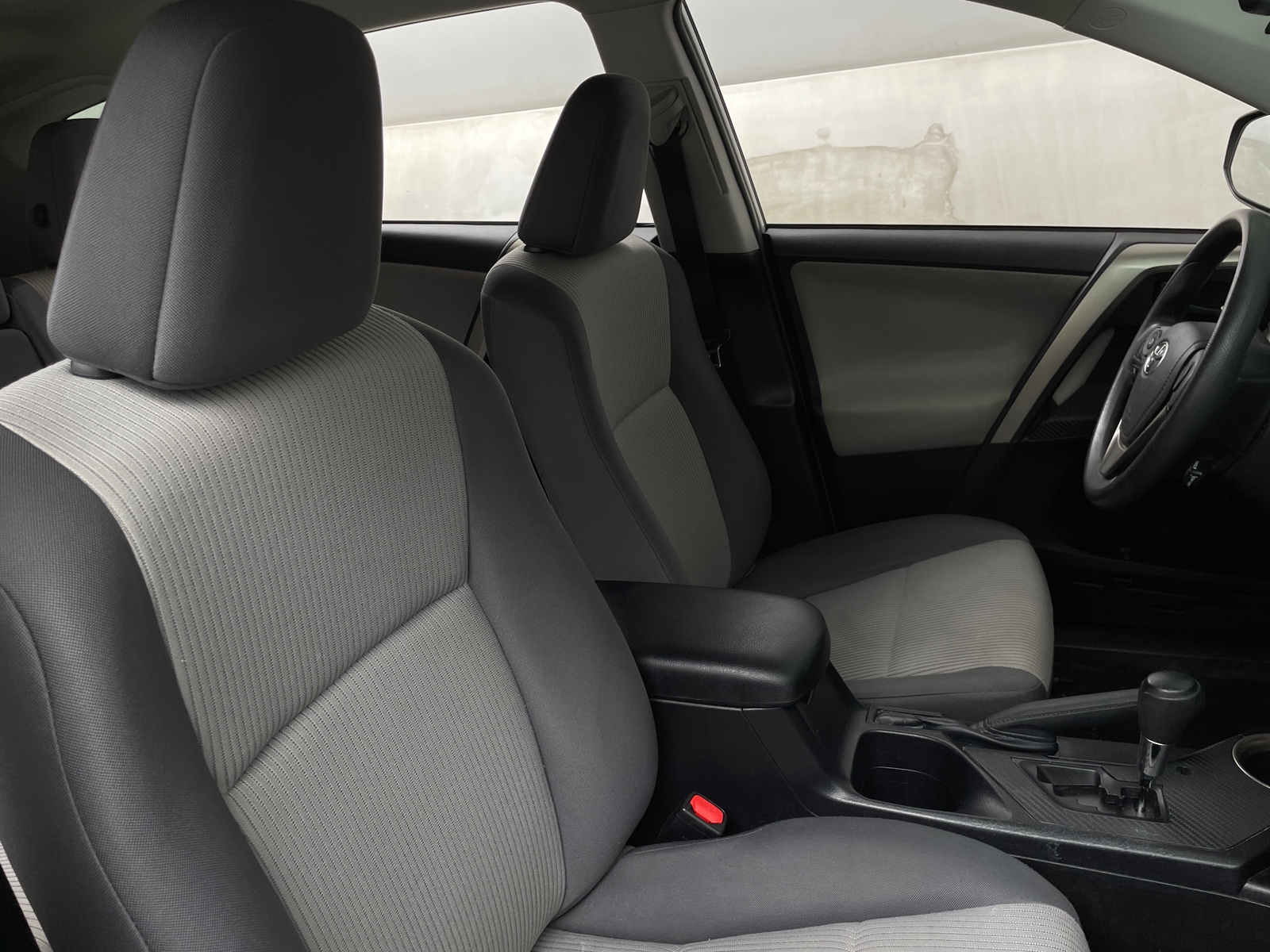 Thumbnail: 2015 Toyota RAV4 - 2