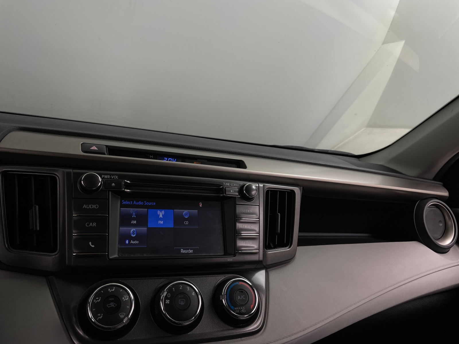 Thumbnail: 2015 Toyota RAV4 - 4