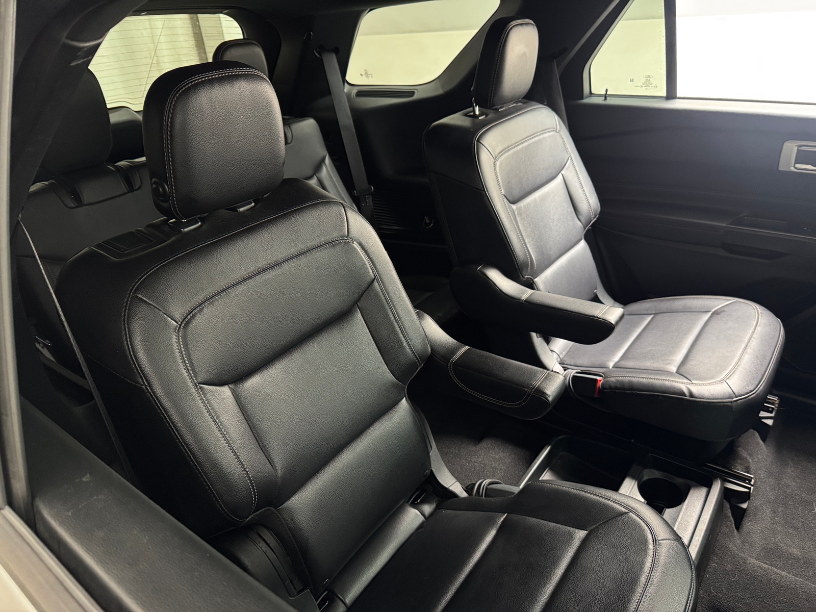 Thumbnail: 2020 Ford Explorer - 5
