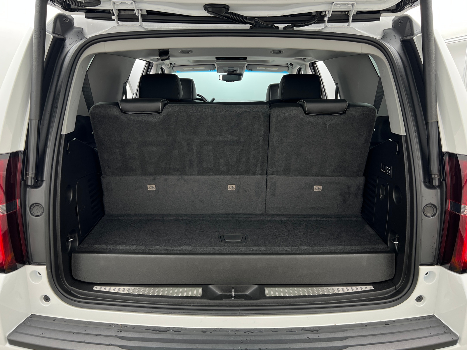 Thumbnail: 2018 Chevrolet Tahoe - 6