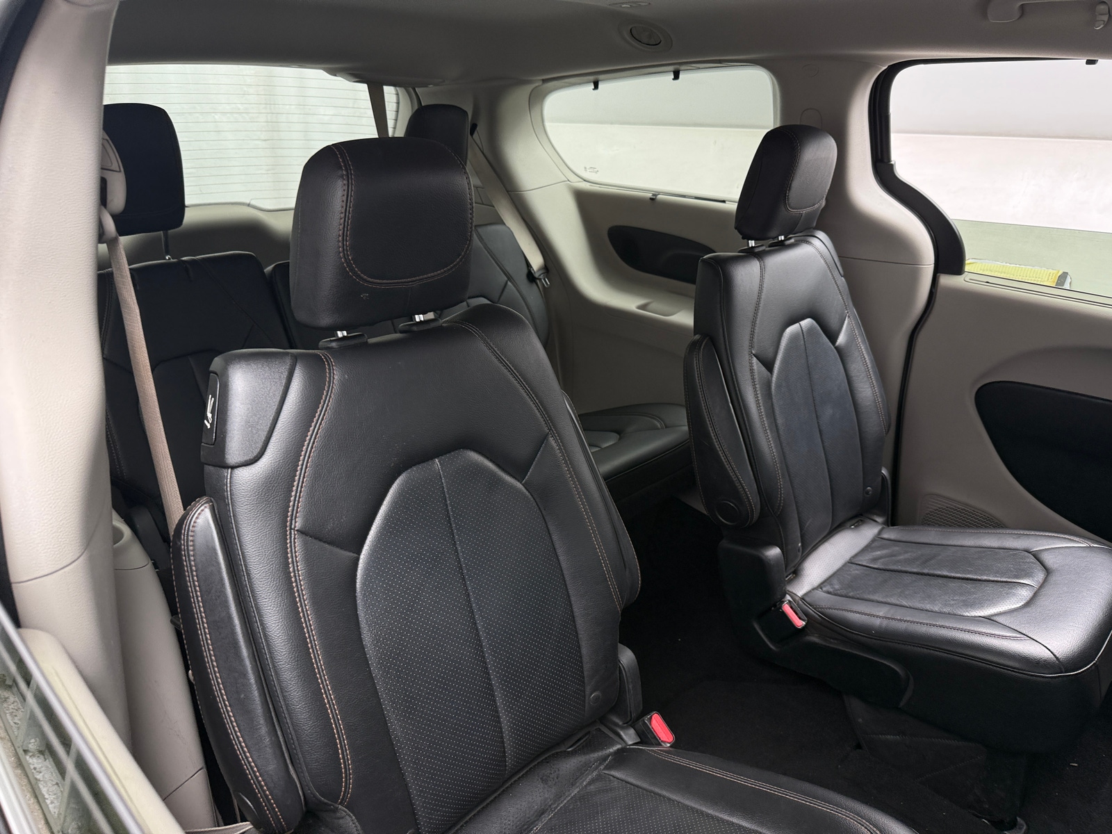 Thumbnail: 2018 Chrysler Pacifica - 5