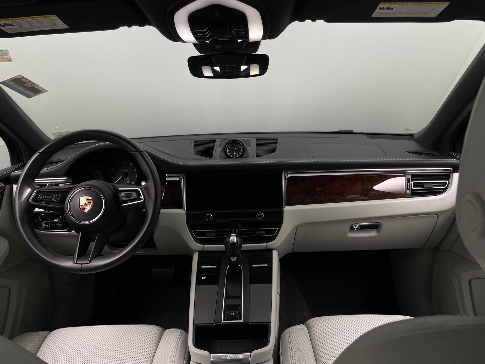 Thumbnail: 2023 Porsche Macan - 3