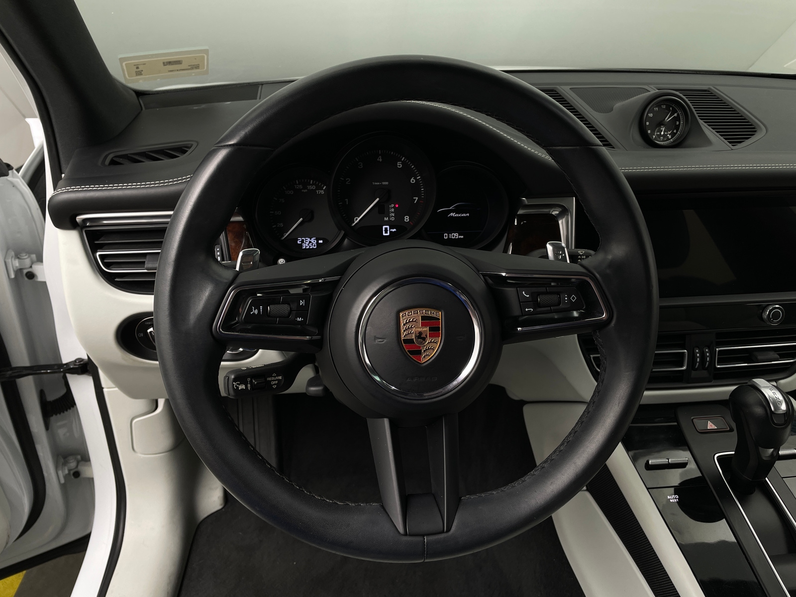 Thumbnail: 2023 Porsche Macan - 5