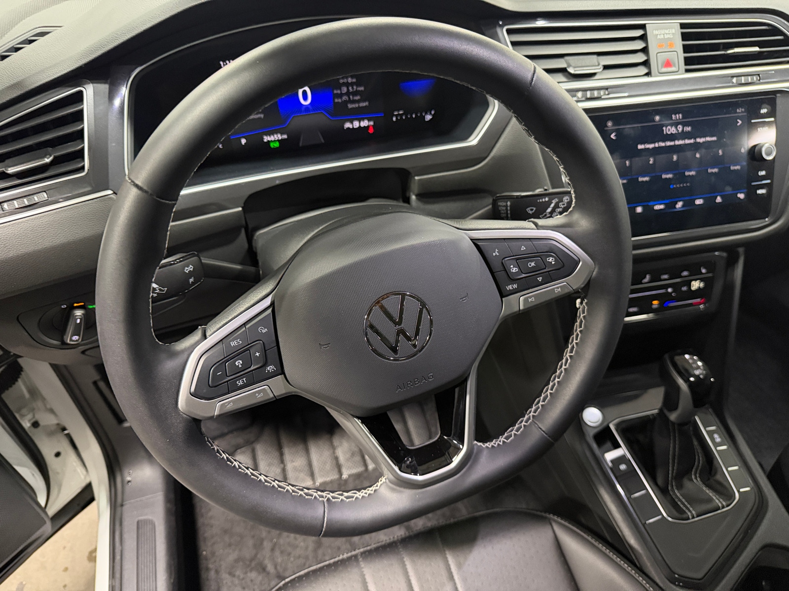 Thumbnail: 2024 Volkswagen Tiguan - 4