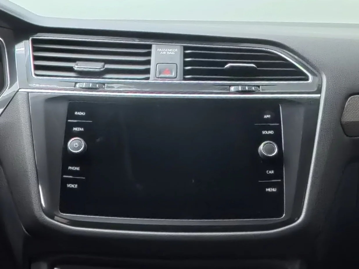 Thumbnail: 2024 Volkswagen Tiguan - 3