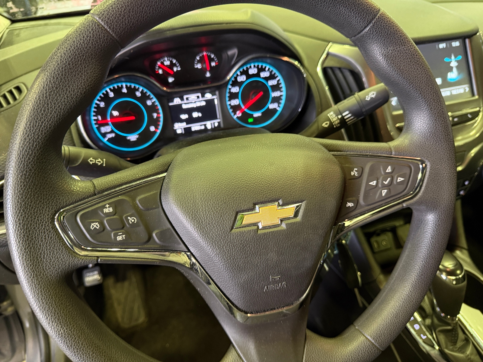 Thumbnail: 2017 Chevrolet Cruze - 5