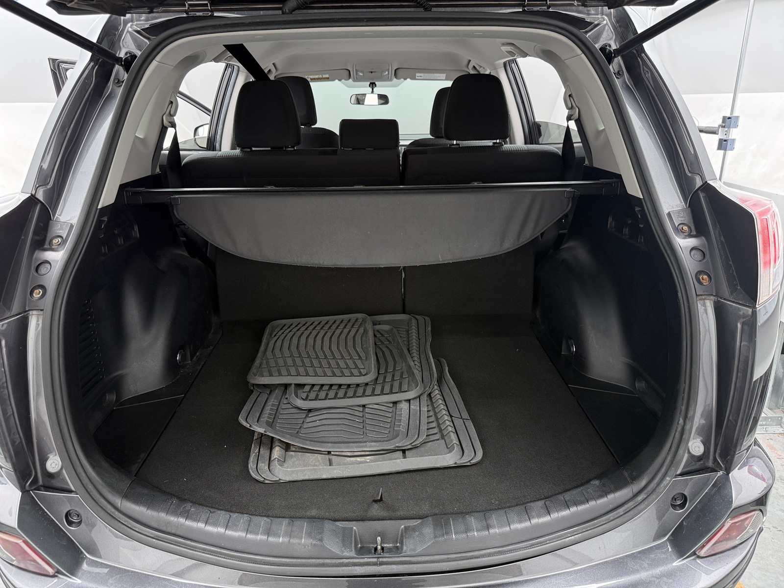 Thumbnail: 2016 Toyota RAV4 - 7