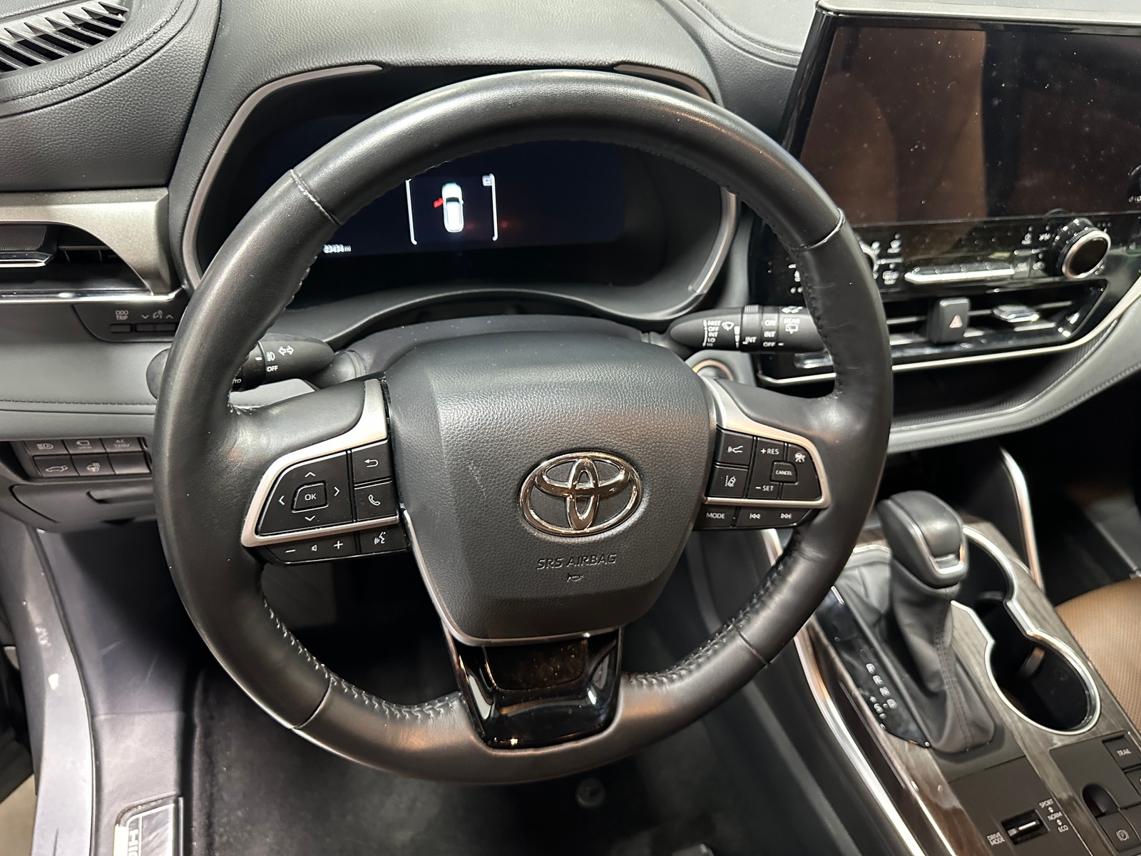 Thumbnail: 2025 Toyota Highlander - 4