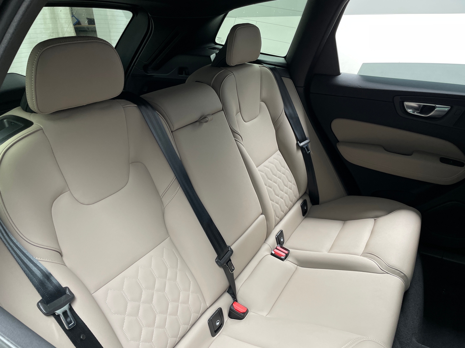 Thumbnail: 2026 Volvo XC60 - 5