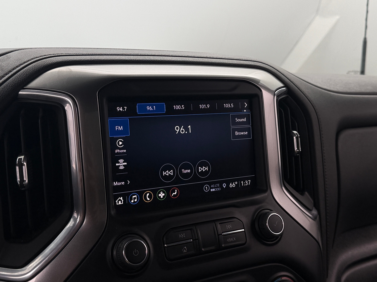 Thumbnail: 2022 Chevrolet Silverado 2500 - 4