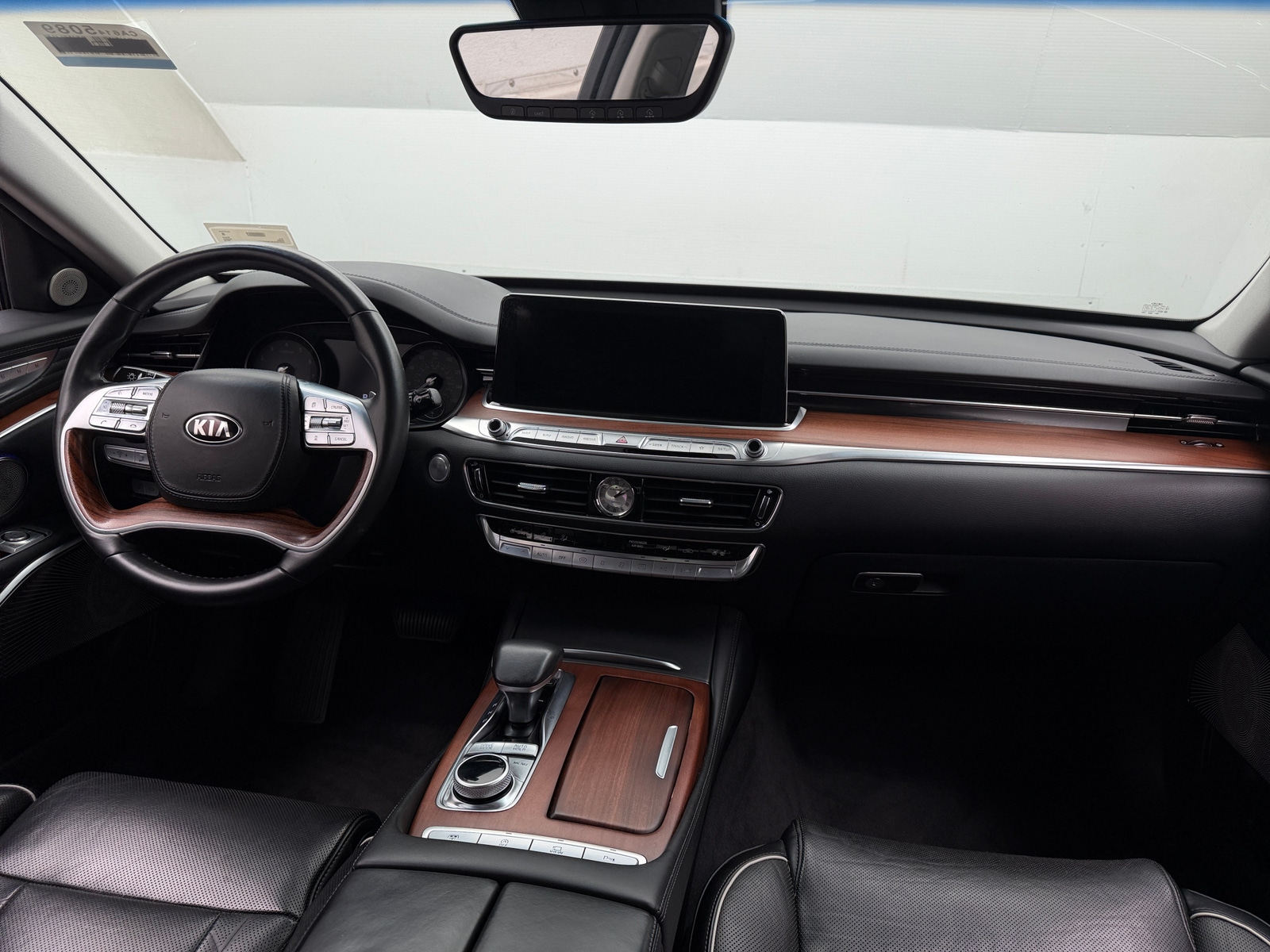 Thumbnail: 2019 Kia K900 - 2