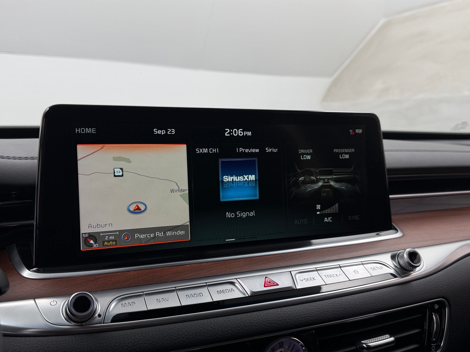 Thumbnail: 2019 Kia K900 - 3