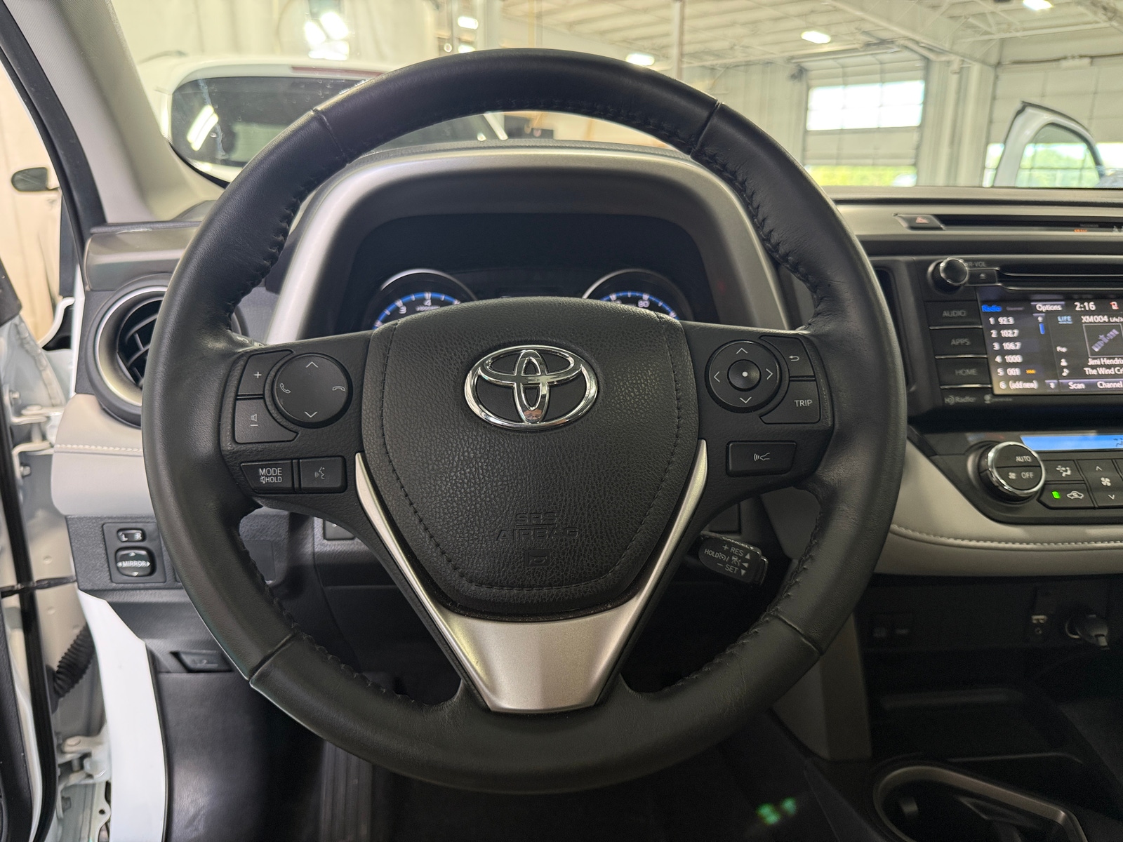 Thumbnail: 2018 Toyota RAV4 - 4