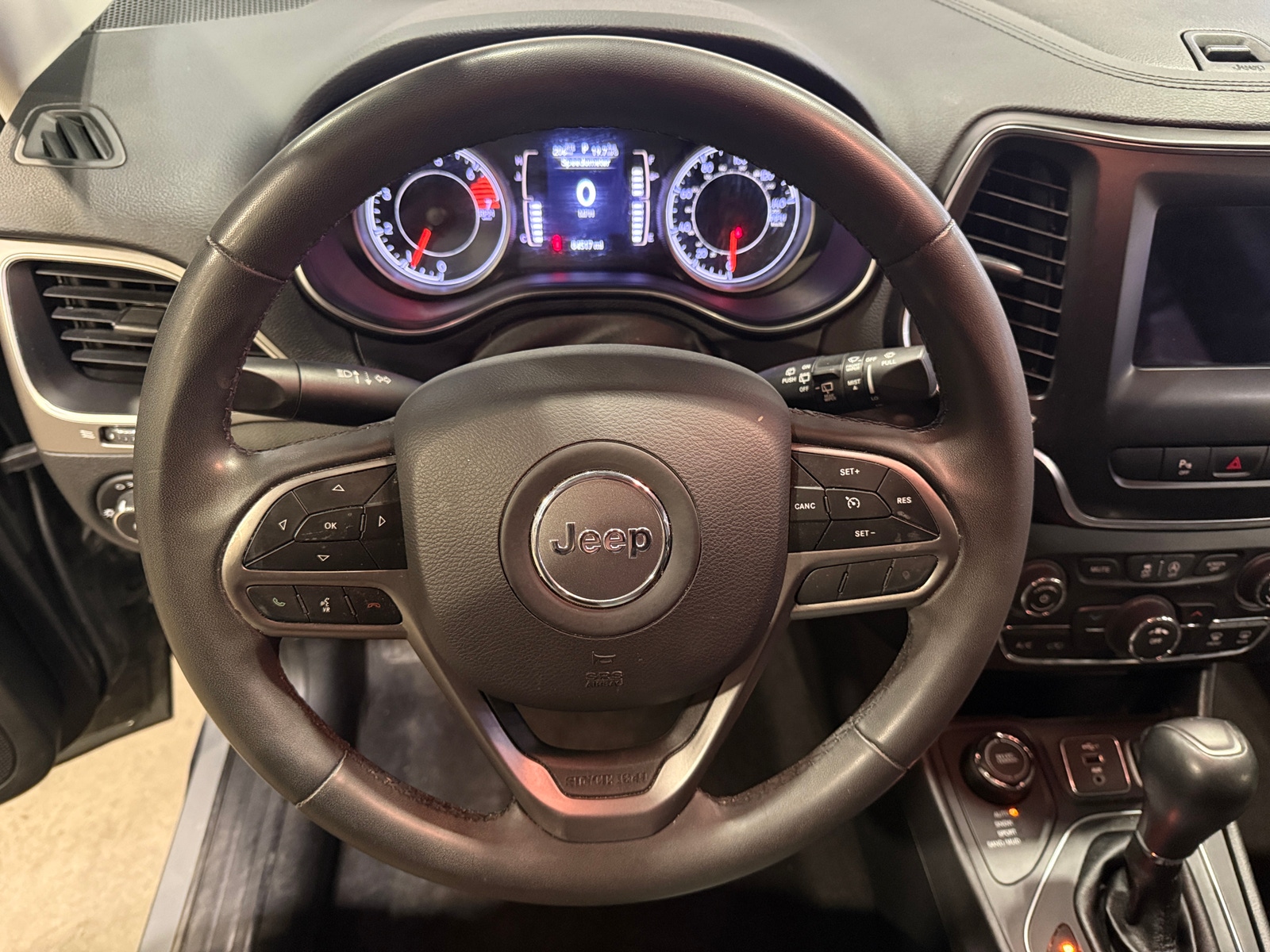 Thumbnail: 2020 Jeep Cherokee - 5