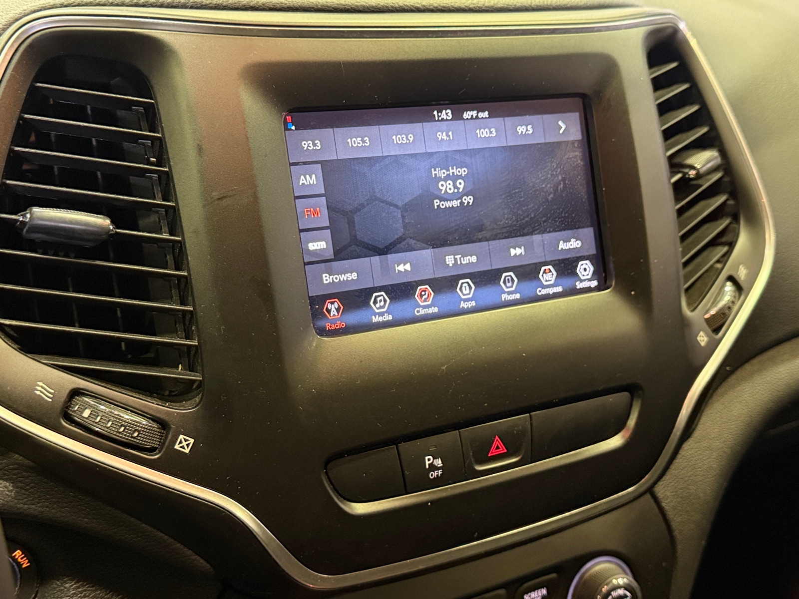 Thumbnail: 2020 Jeep Cherokee - 4