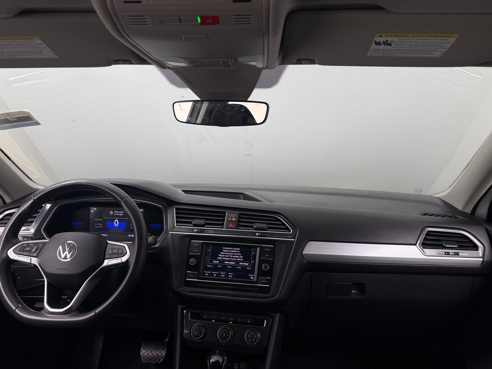 Thumbnail: 2023 Volkswagen Tiguan - 3