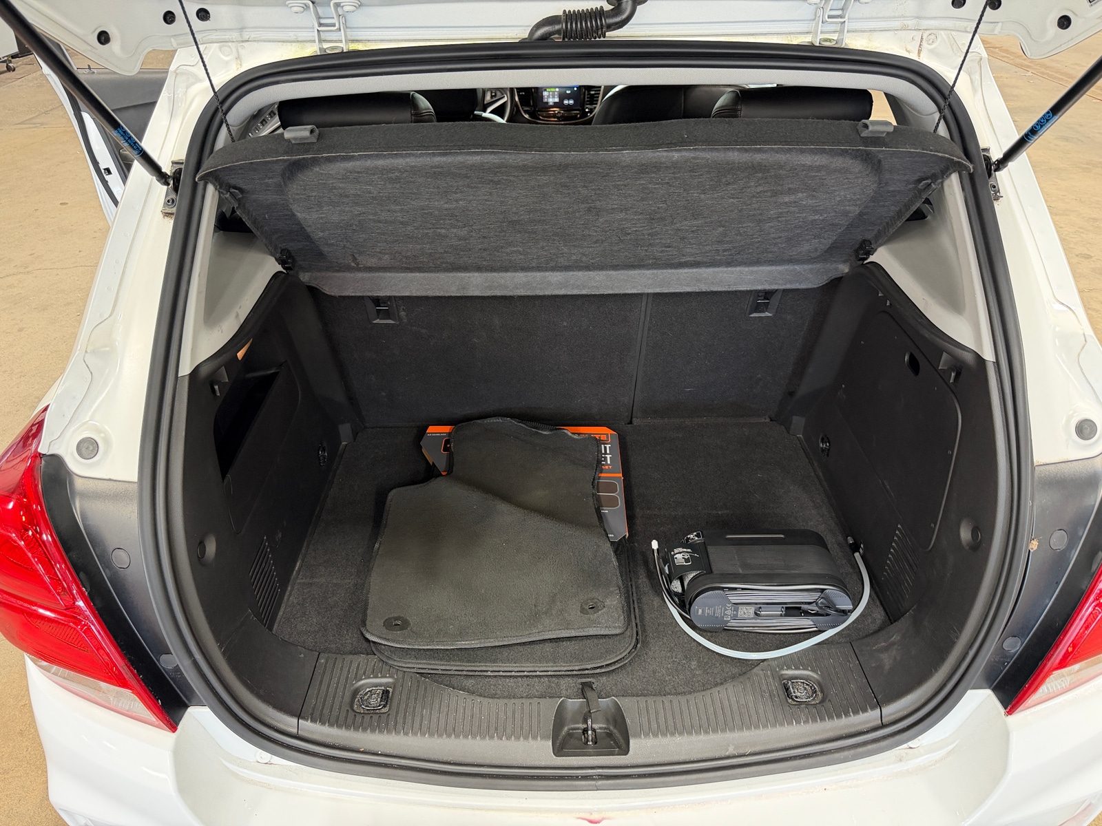 Thumbnail: 2018 Chevrolet Trax - 6