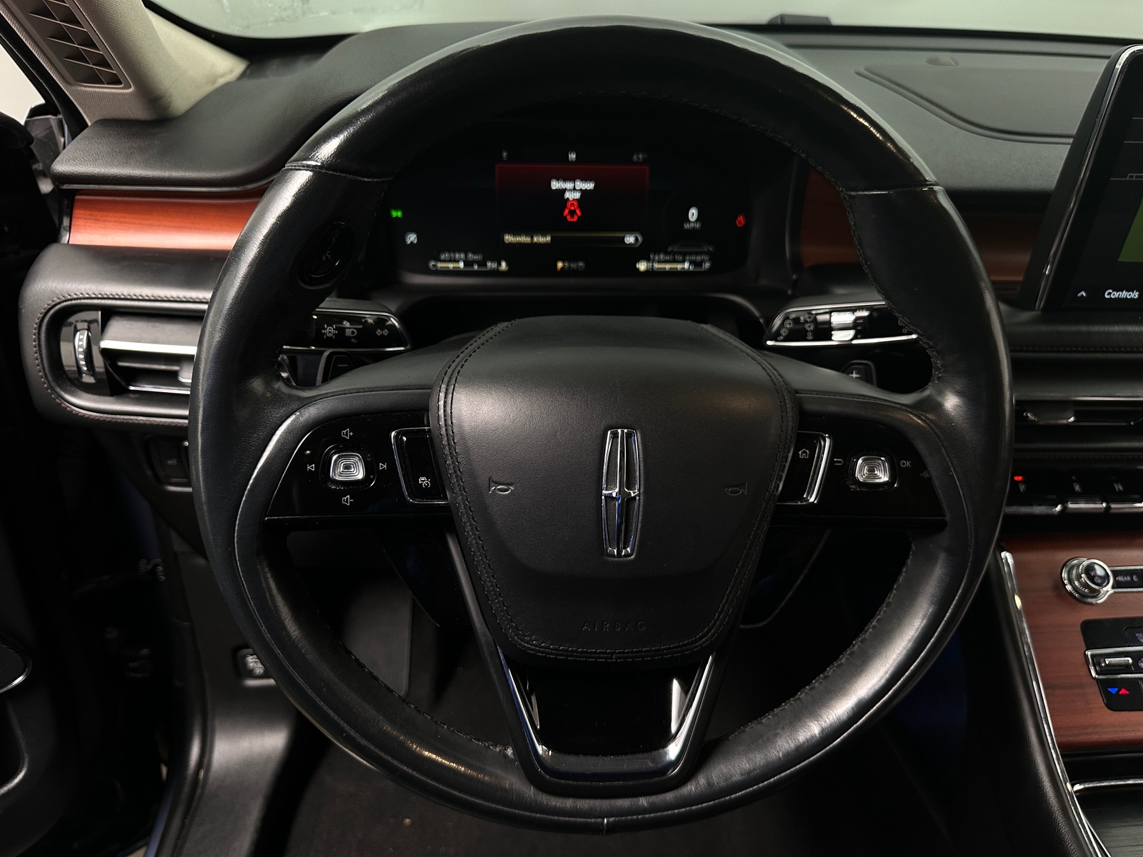 Thumbnail: 2021 Lincoln Aviator - 4