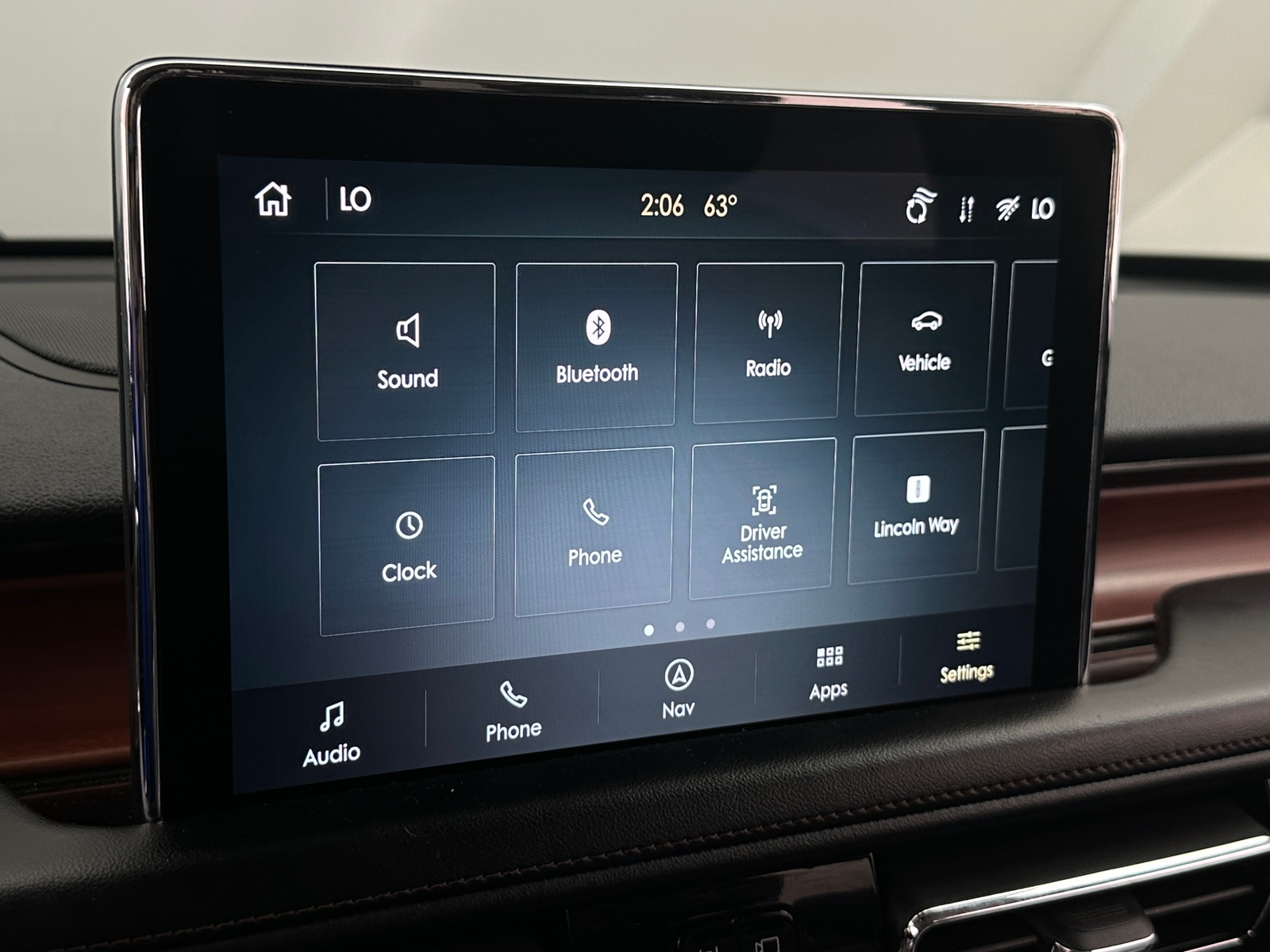 Thumbnail: 2021 Lincoln Aviator - 3