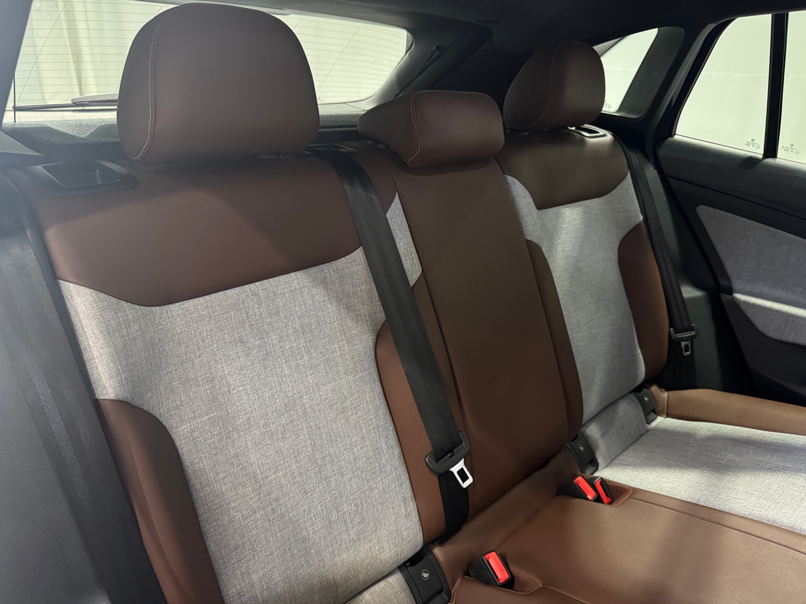 Thumbnail: 2023 Volkswagen ID.4 - 6