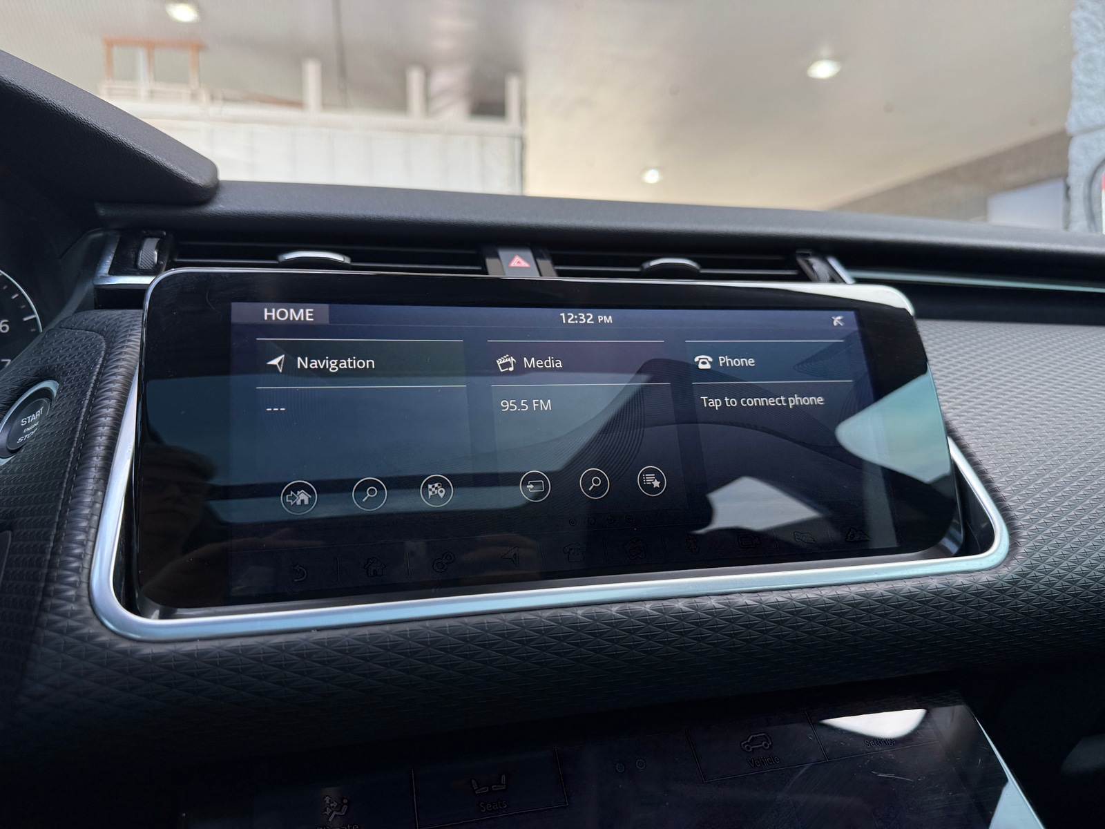 Thumbnail: 2020 Land Rover Range Rover Velar - 3