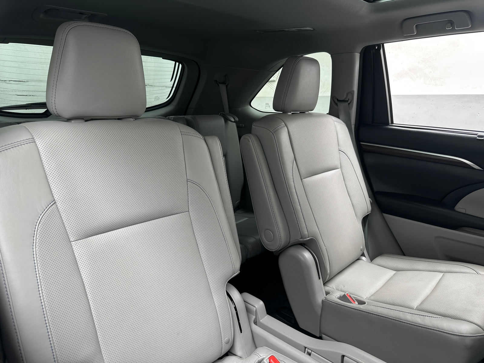 Thumbnail: 2015 Toyota Highlander - 6