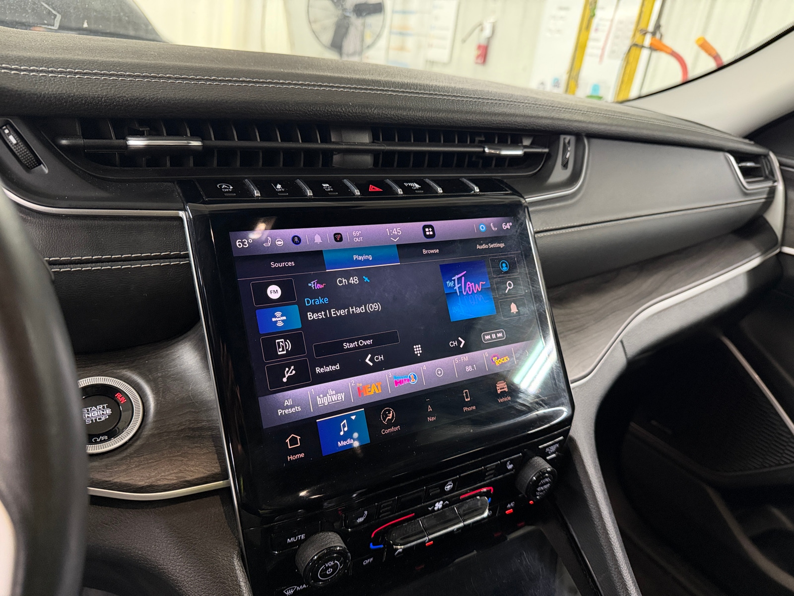 Thumbnail: 2022 Jeep Grand Cherokee L - 3