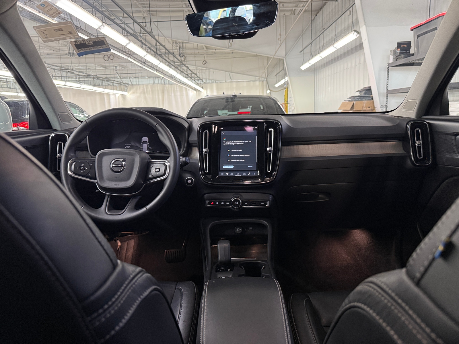 Thumbnail: 2023 Volvo XC40 - 2