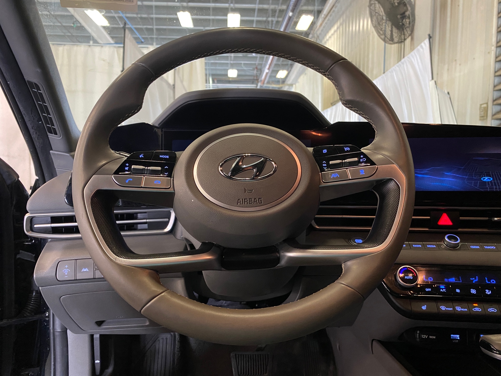 Thumbnail: 2023 Hyundai Elantra - 5