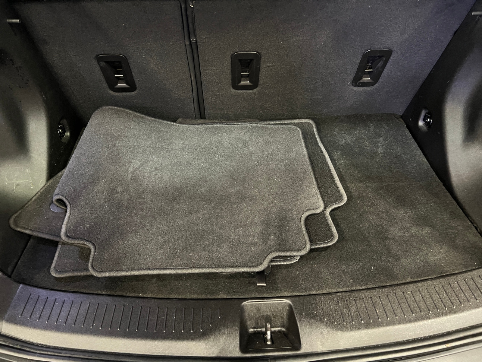 Thumbnail: 2023 Chevrolet Bolt EUV - 6
