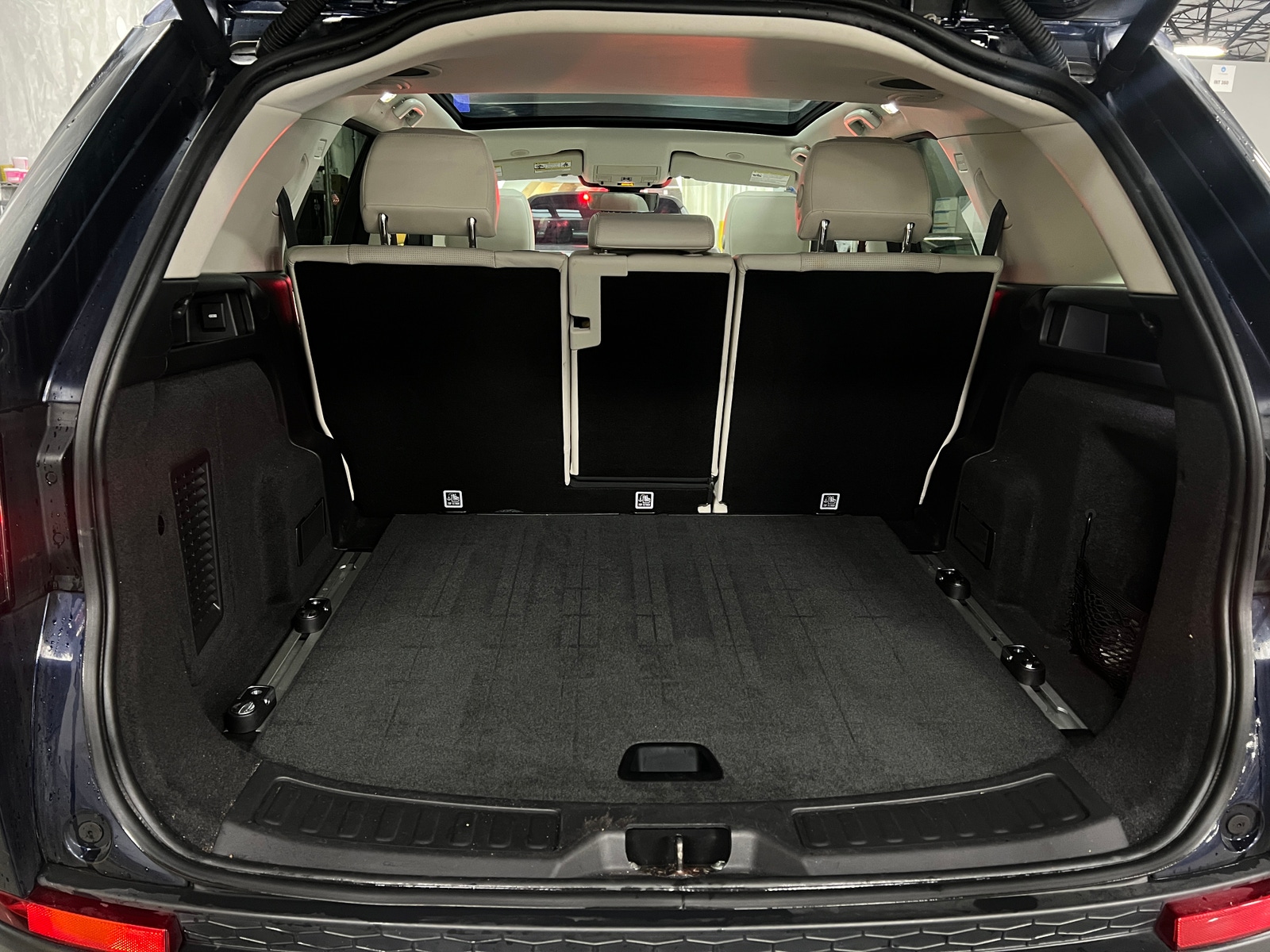 Thumbnail: 2021 Land Rover Discovery Sport - 6