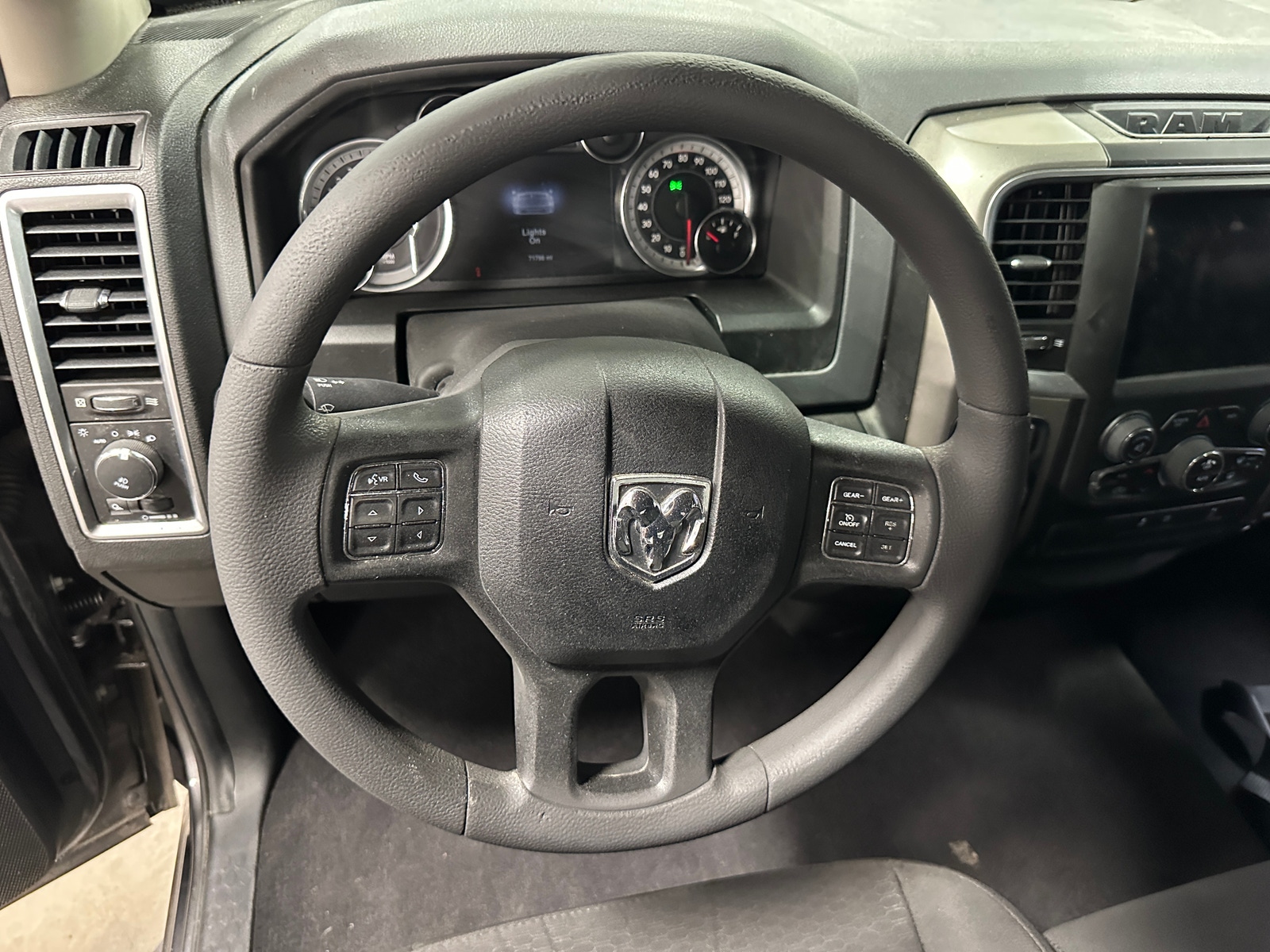 Thumbnail: 2019 RAM 1500 Classic - 5