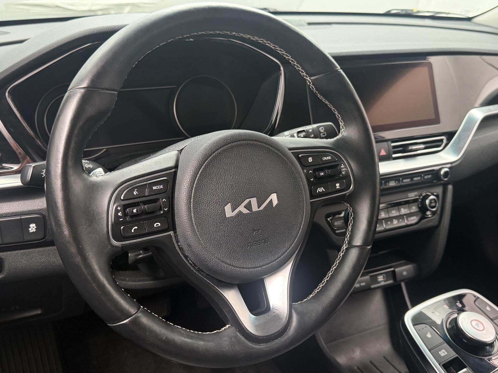 Thumbnail: 2022 Kia Niro - 4