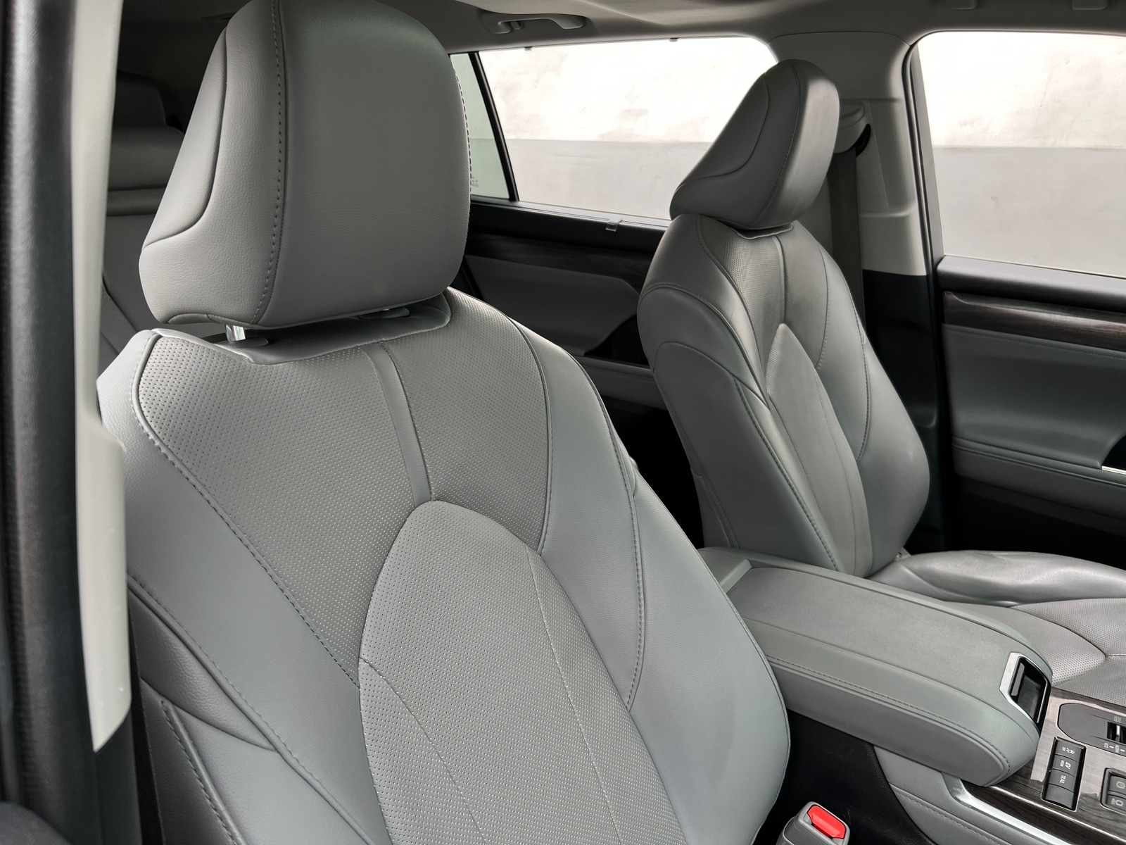Thumbnail: 2021 Toyota Highlander - 2