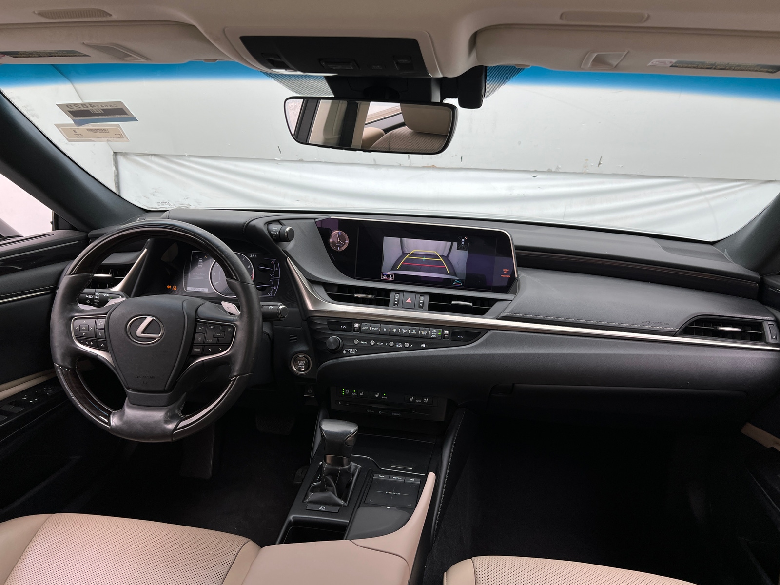 Thumbnail: 2019 Lexus ES - 3