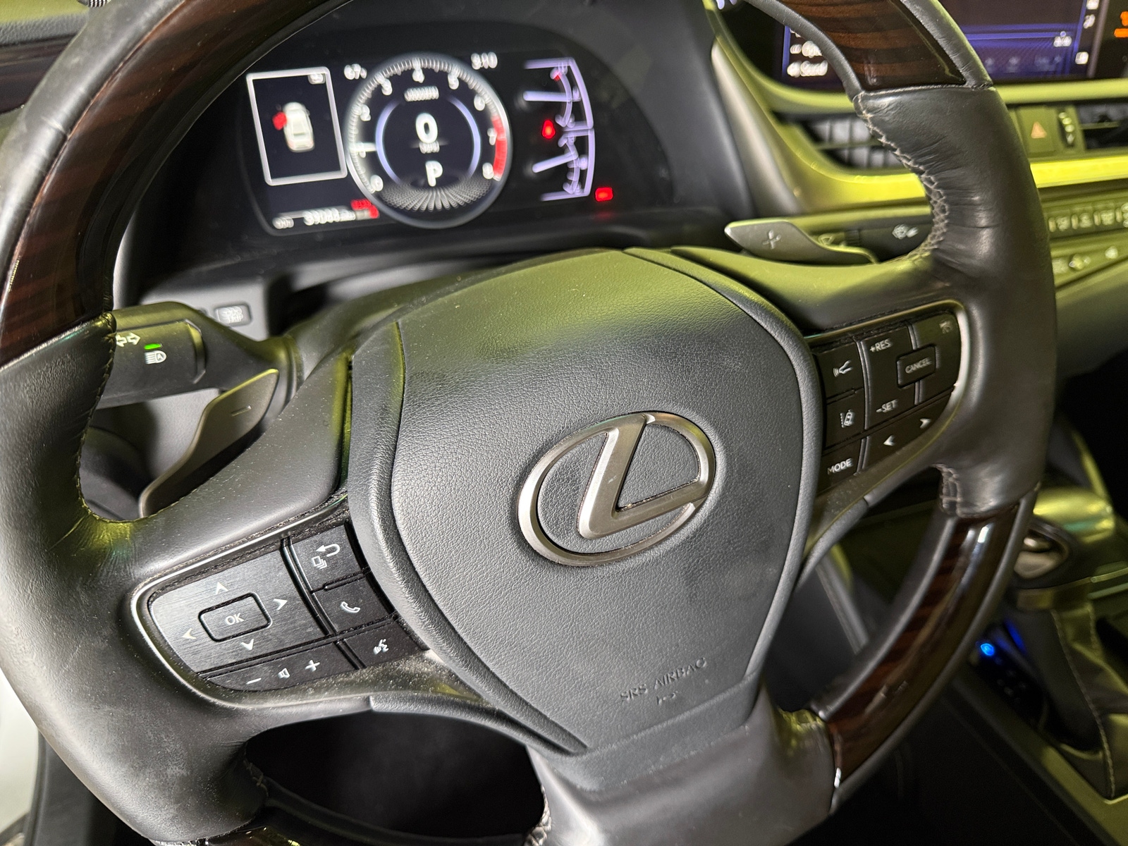 Thumbnail: 2019 Lexus ES - 5