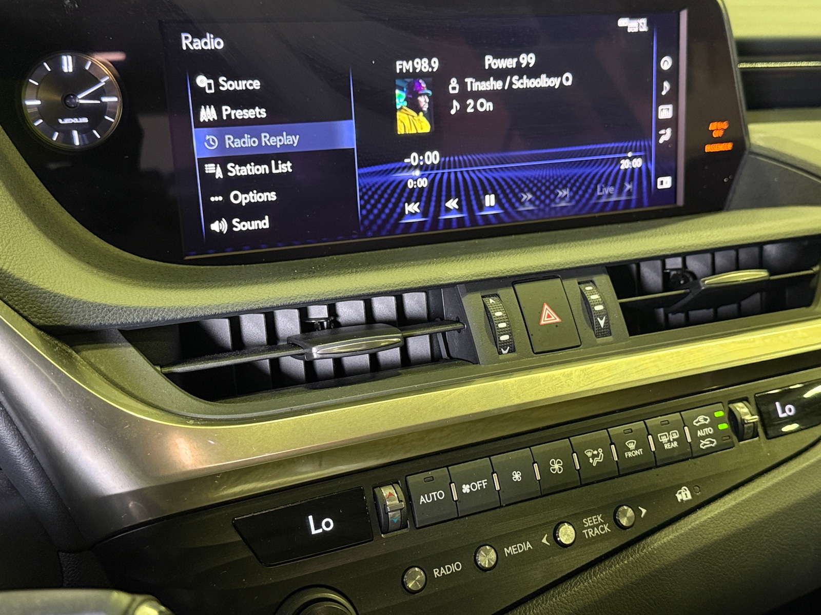Thumbnail: 2019 Lexus ES - 4