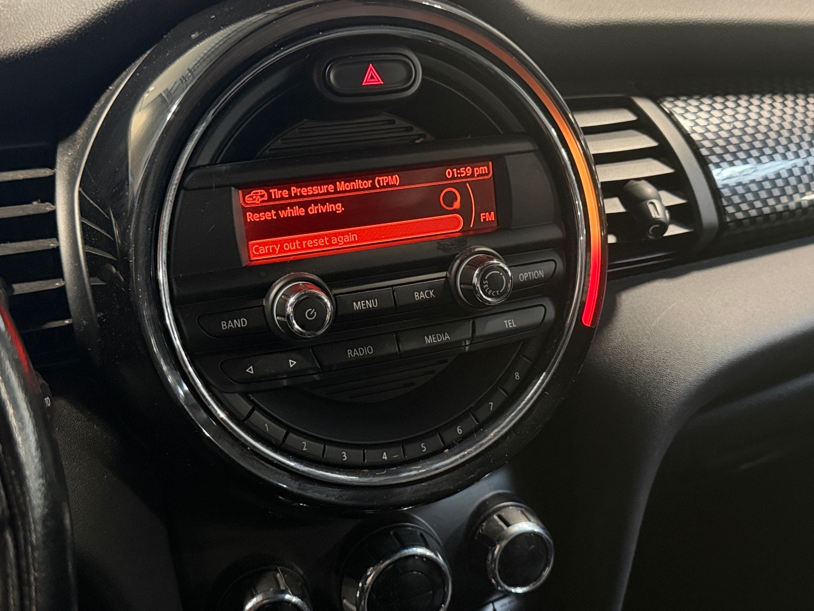 Thumbnail: 2016 MINI Cooper Hardtop - 4