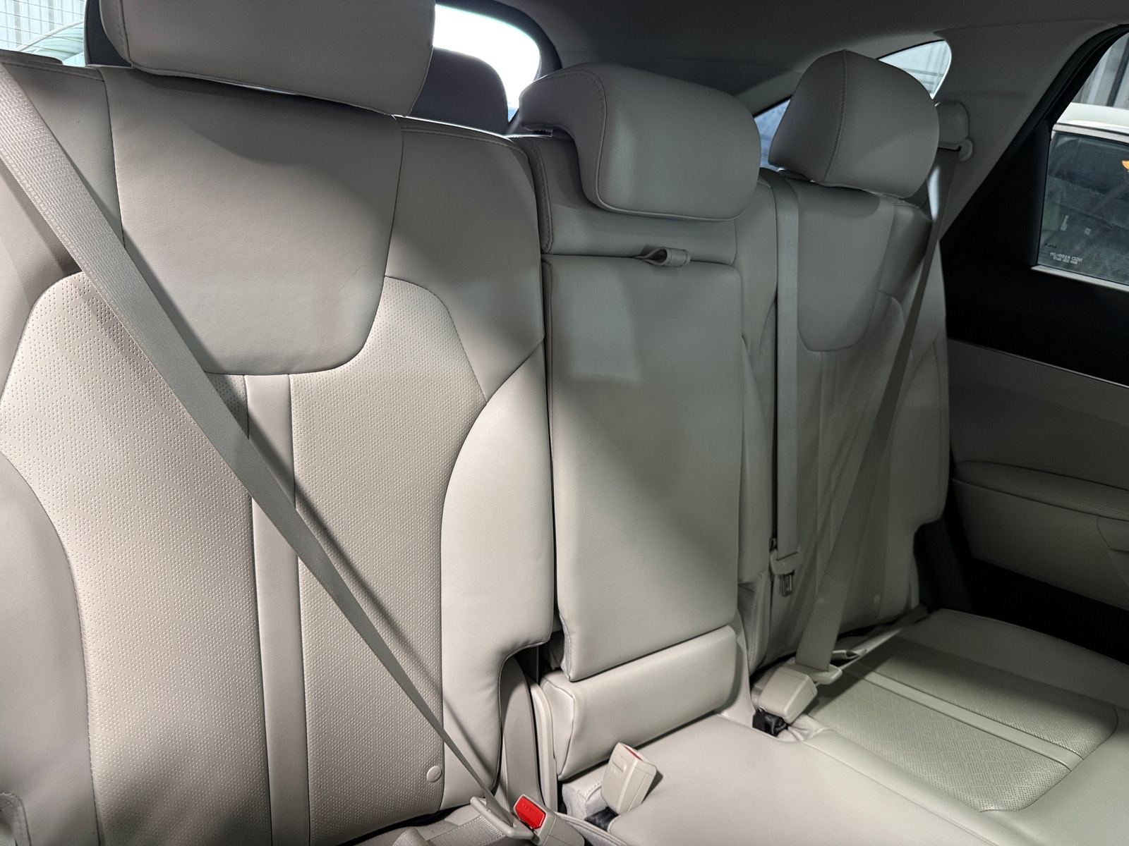 Thumbnail: 2023 Kia Sorento - 5