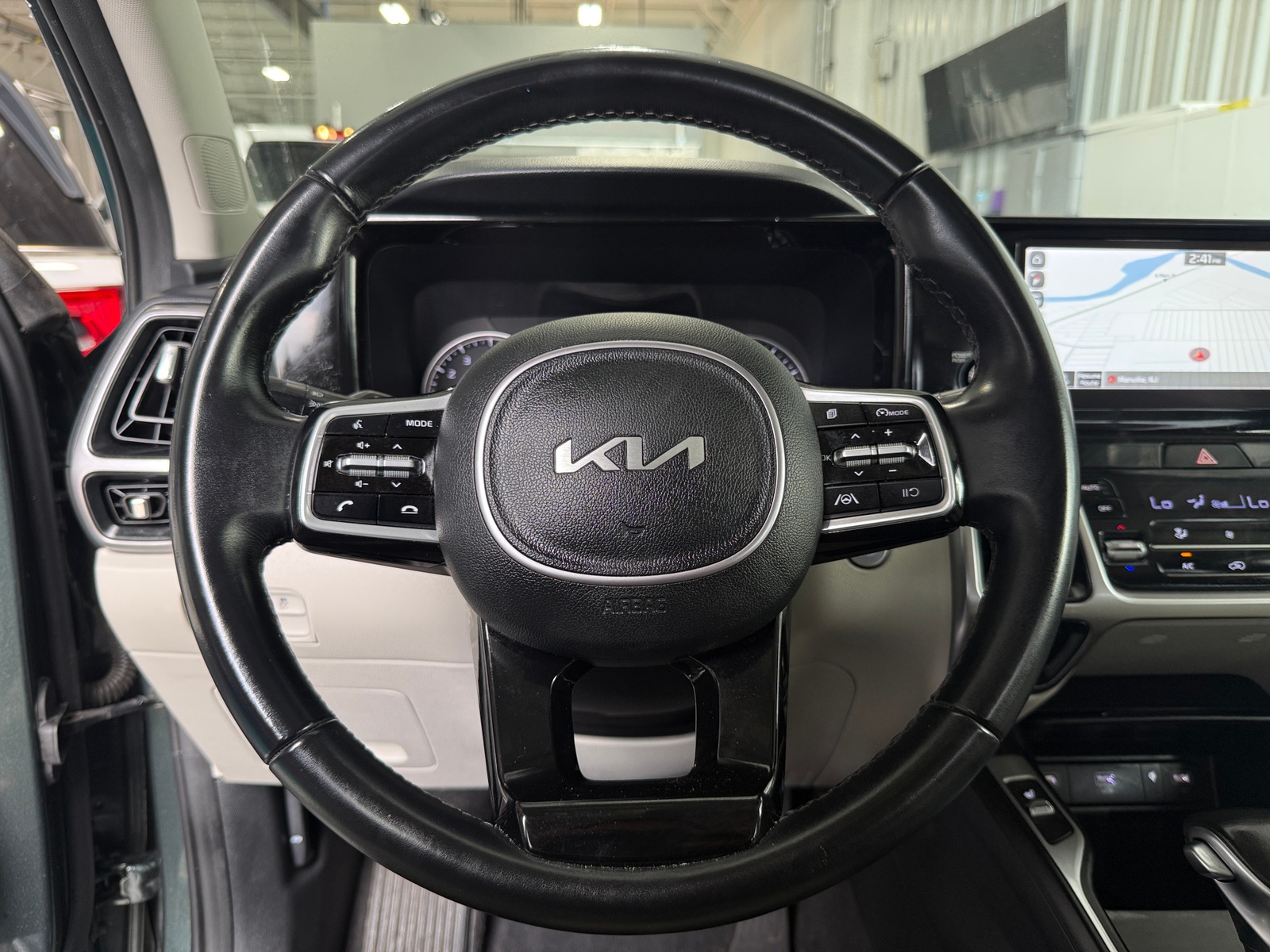 Thumbnail: 2023 Kia Sorento - 4