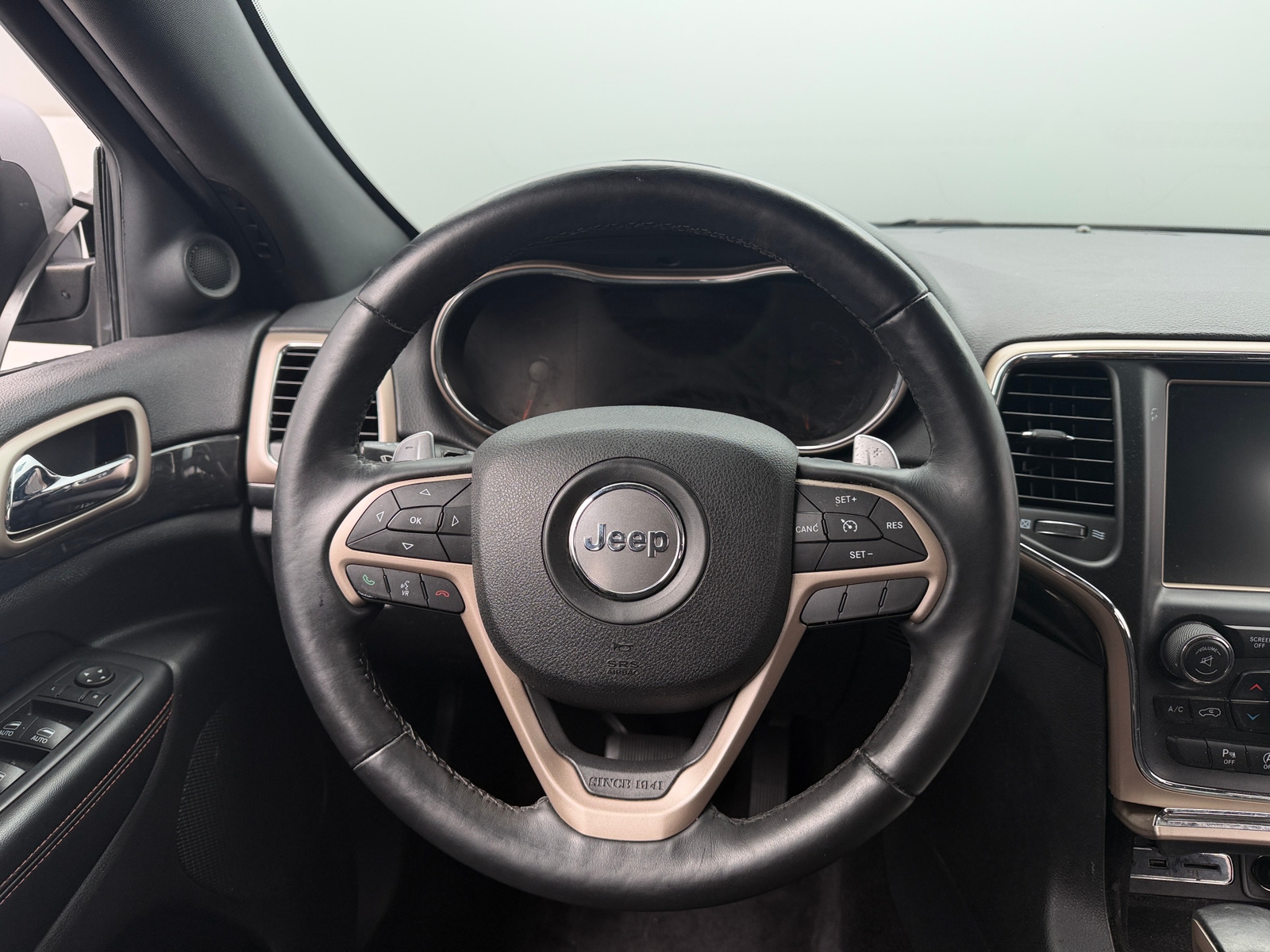Thumbnail: 2017 Jeep Grand Cherokee - 5