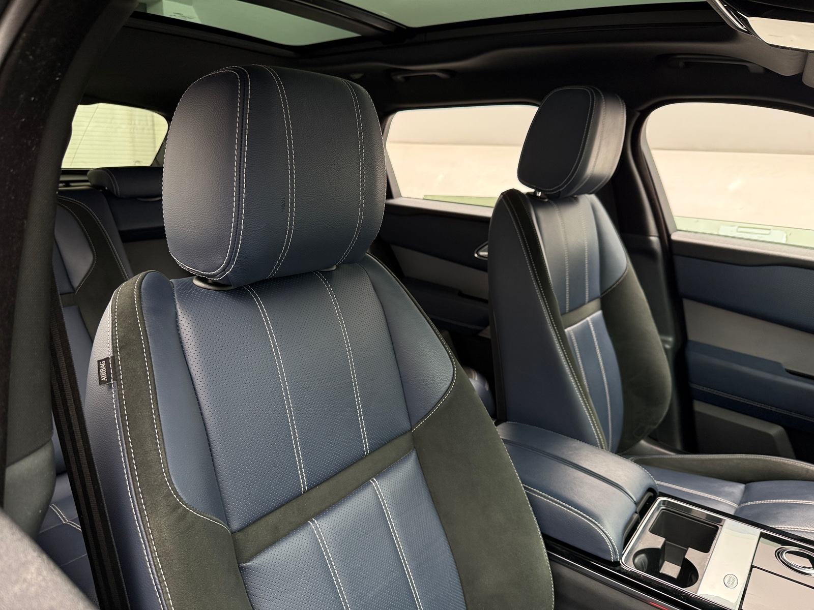 Thumbnail: 2020 Land Rover Range Rover Velar - 2