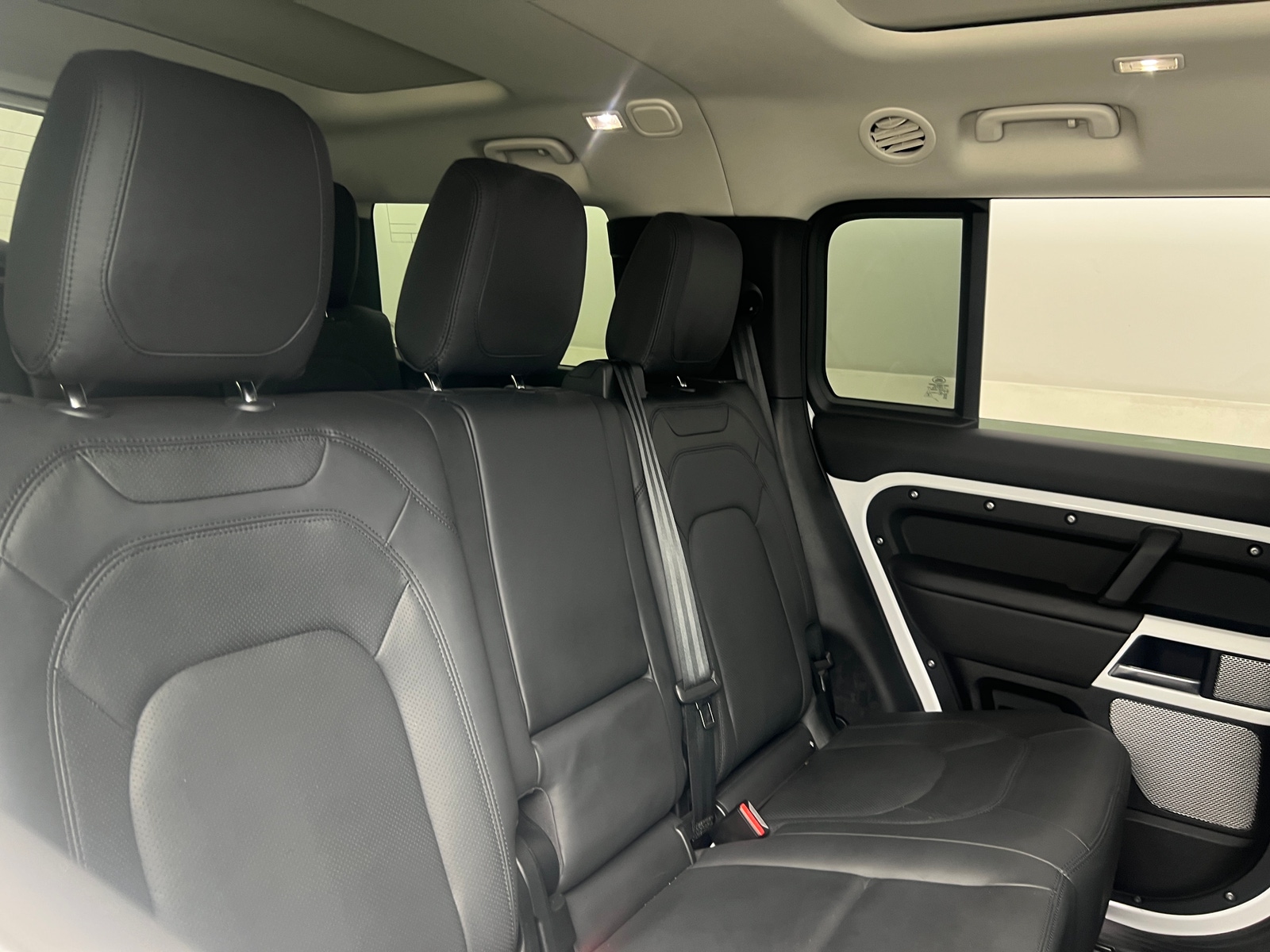 Thumbnail: 2024 Land Rover Defender - 6
