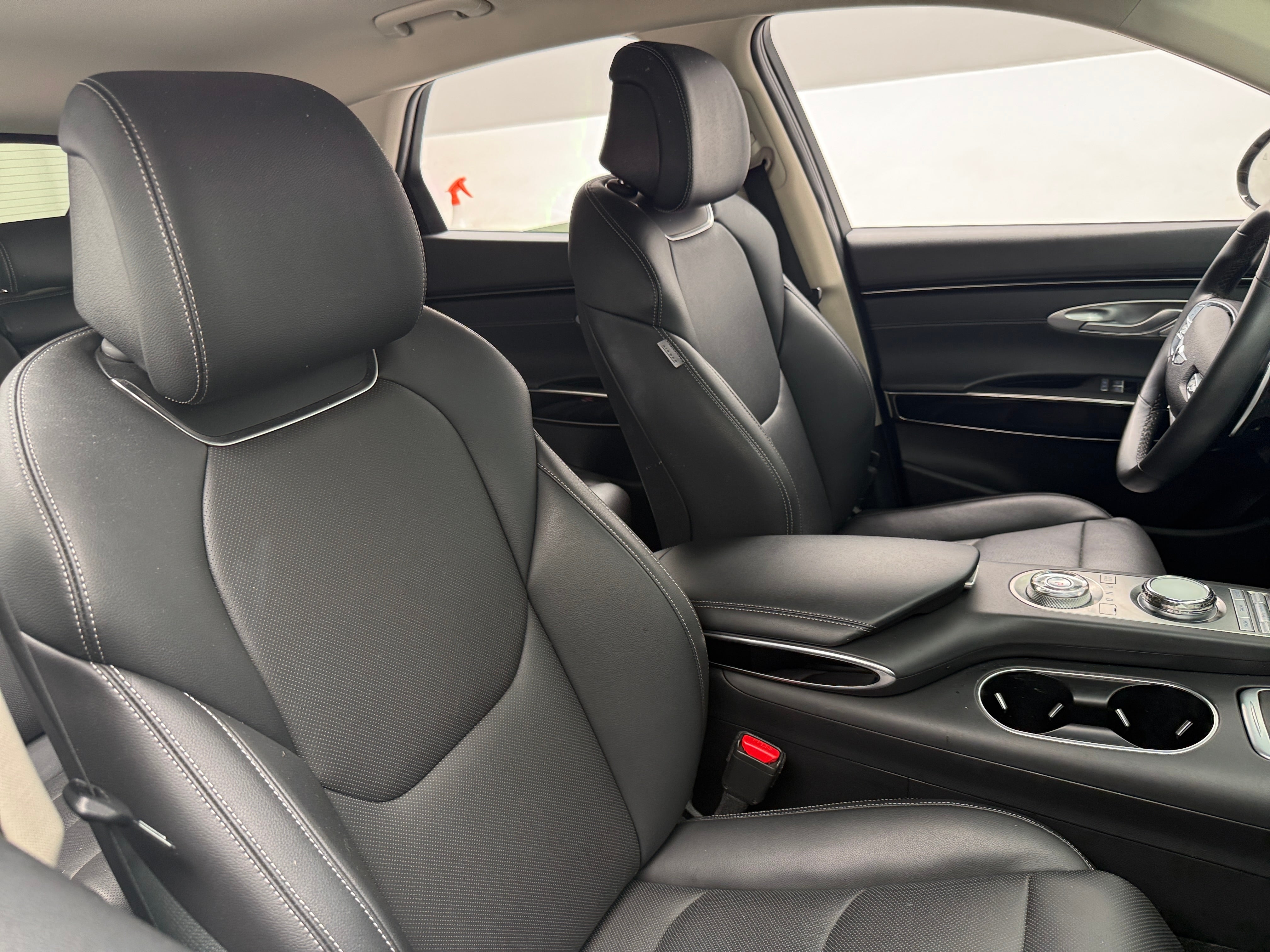 2025 GENESIS GV70