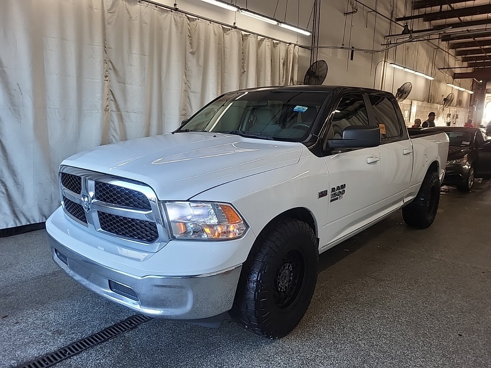 2019 Ram 1500 Classic SLT 4x2 Crew Cab 6'4" Box