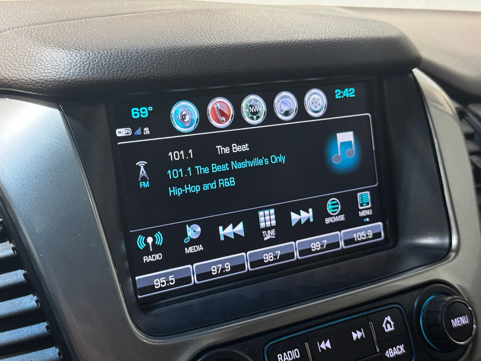 Thumbnail: 2019 Chevrolet Tahoe - 3