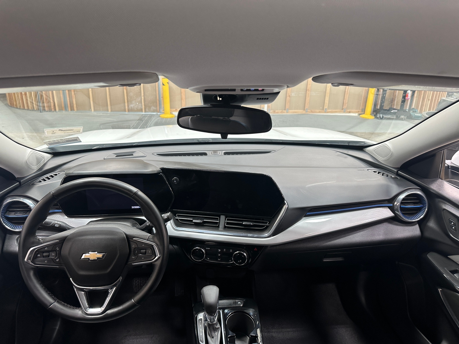 Thumbnail: 2025 Chevrolet Trax - 2