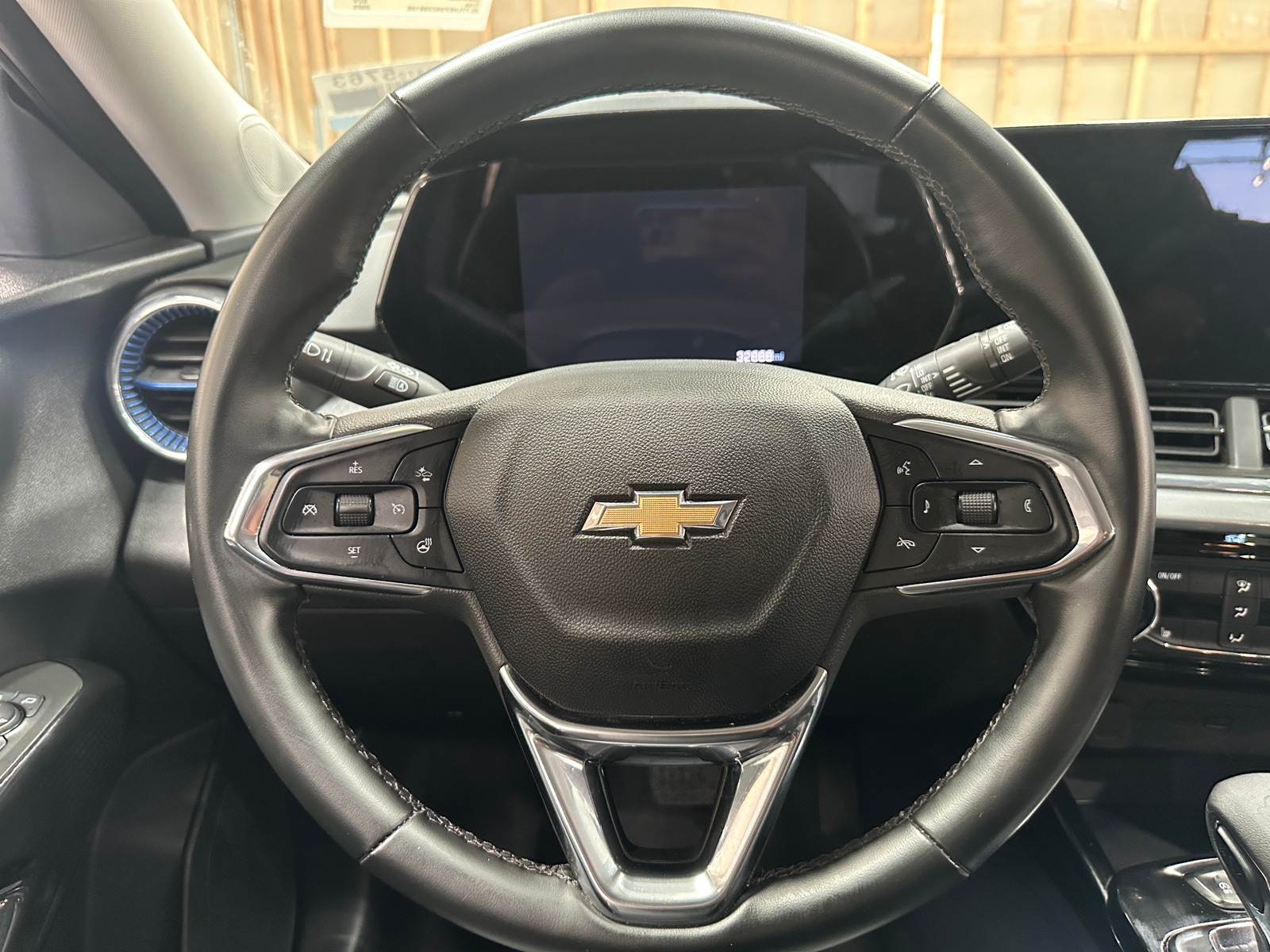 Thumbnail: 2025 Chevrolet Trax - 4