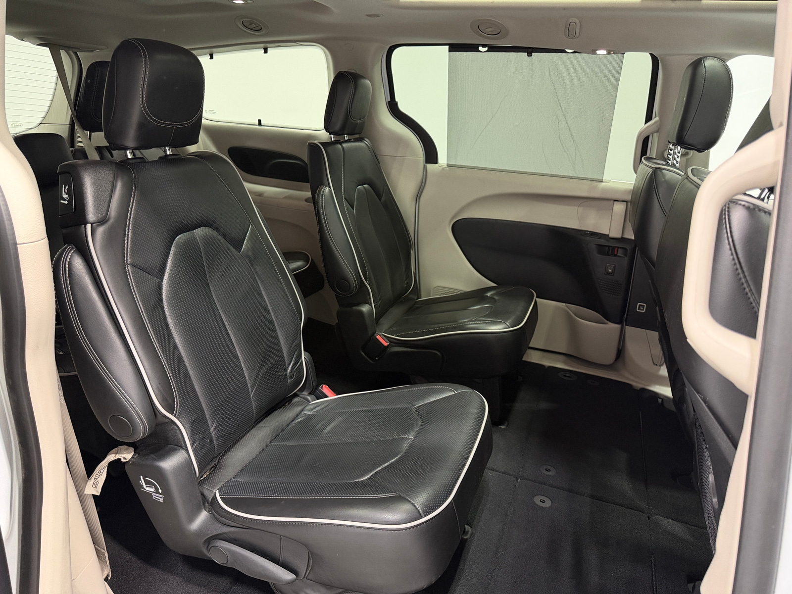 Thumbnail: 2023 Chrysler Pacifica - 5