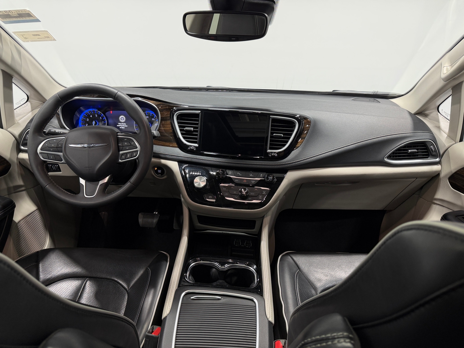 Thumbnail: 2023 Chrysler Pacifica - 2